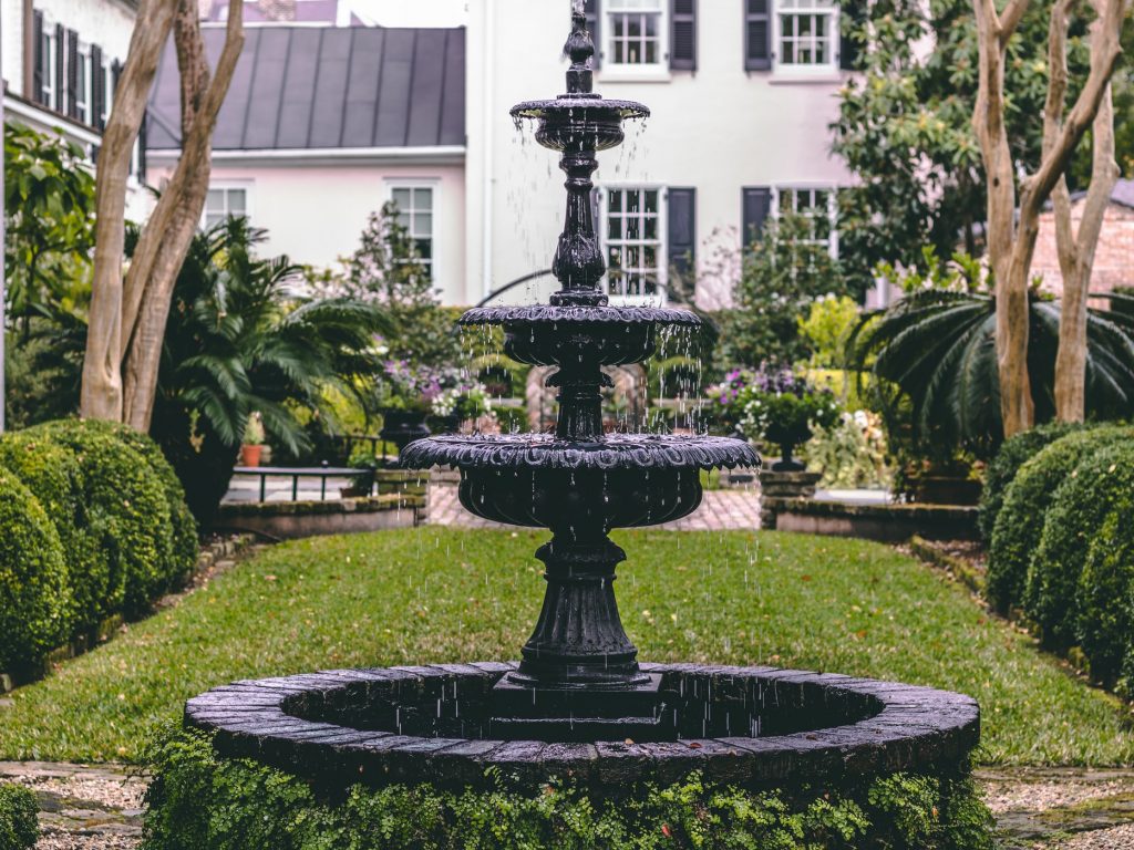 fontaine de jardin en fer forgé